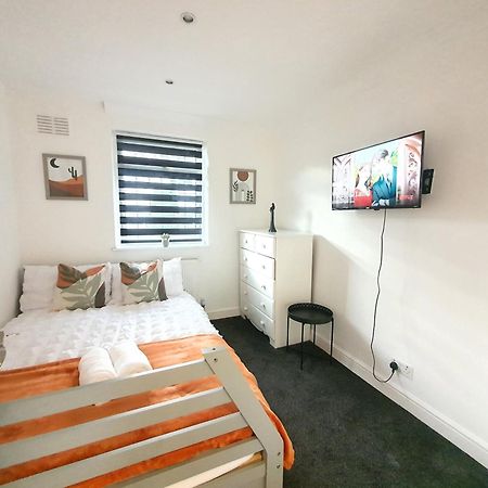 Deluxe Small Double Room - Travelling Professionals Luton  Exterior foto