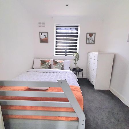 Deluxe Small Double Room - Travelling Professionals Luton  Exterior foto