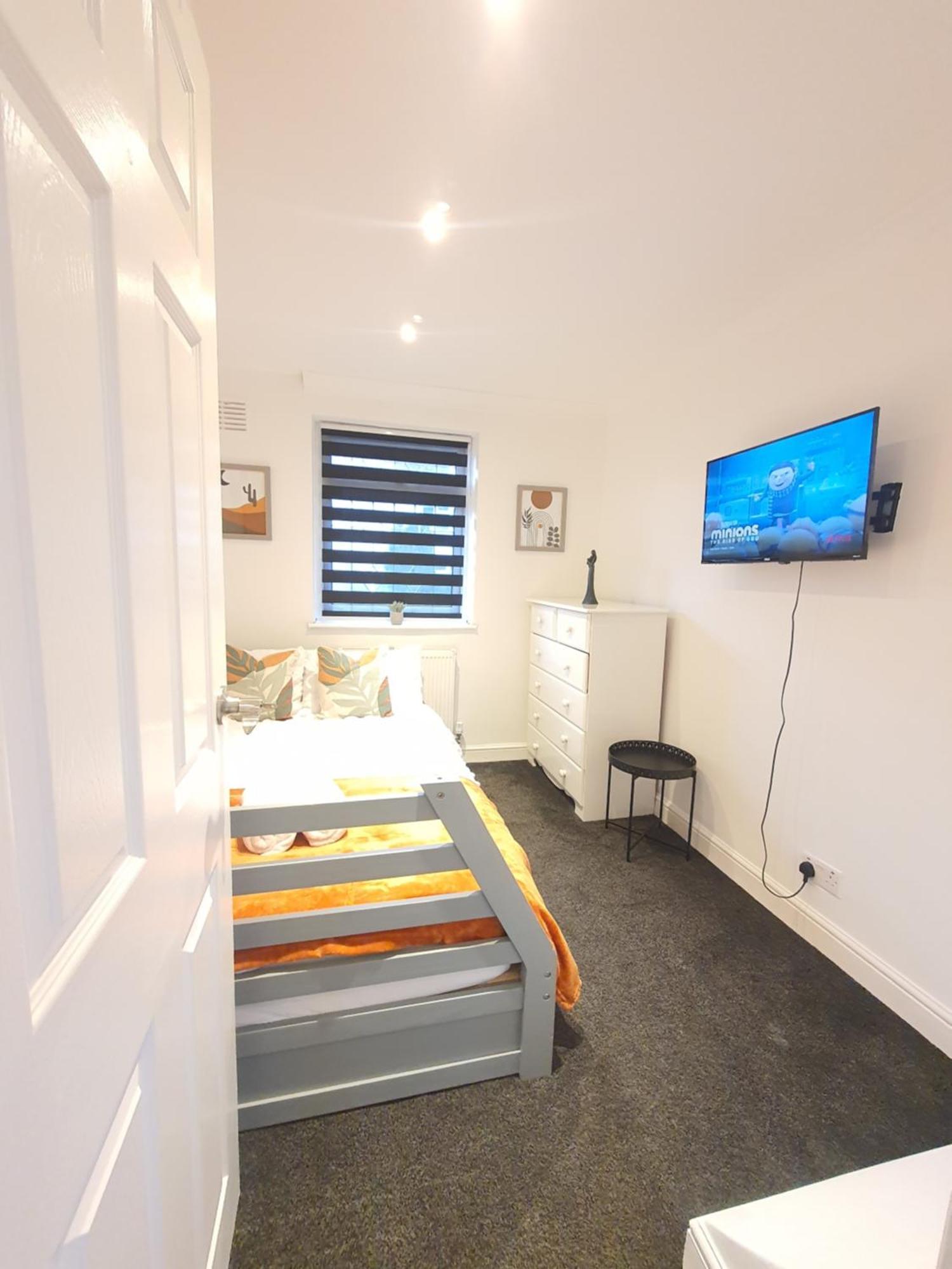 Deluxe Small Double Room - Travelling Professionals Luton  Exterior foto