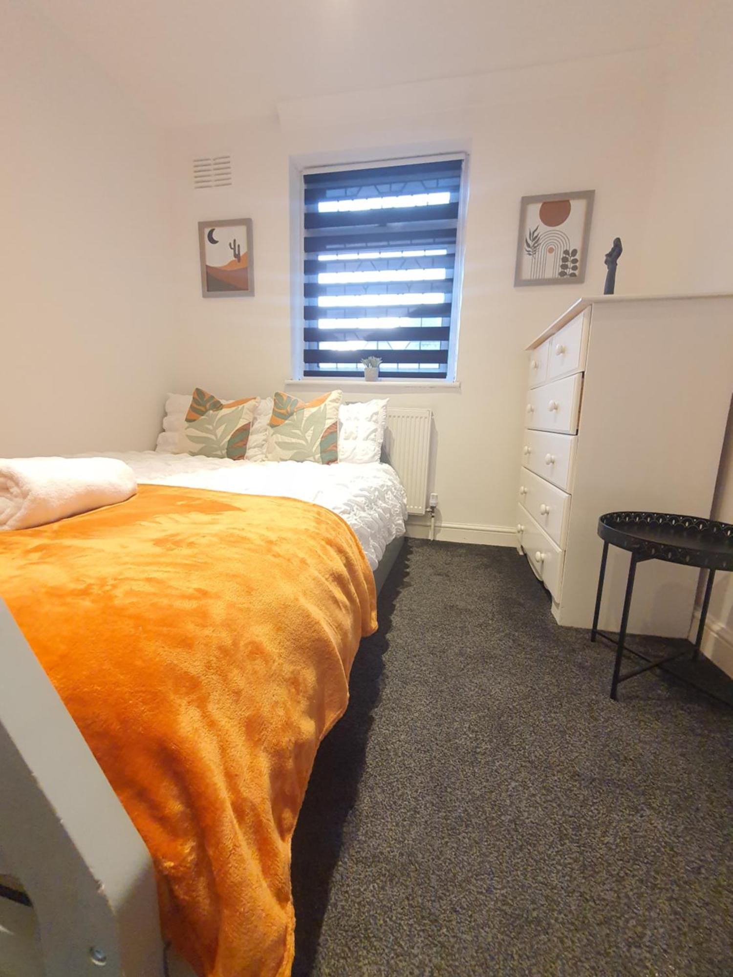 Deluxe Small Double Room - Travelling Professionals Luton  Exterior foto